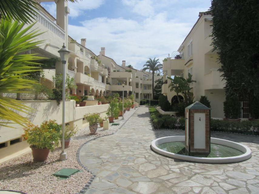 Apartment In El Paraiso - Near Puerto Banus Естепона Екстериор снимка